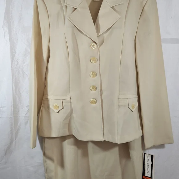 Elegant Cream Women's Blazer #193 - Picture 2 of 11